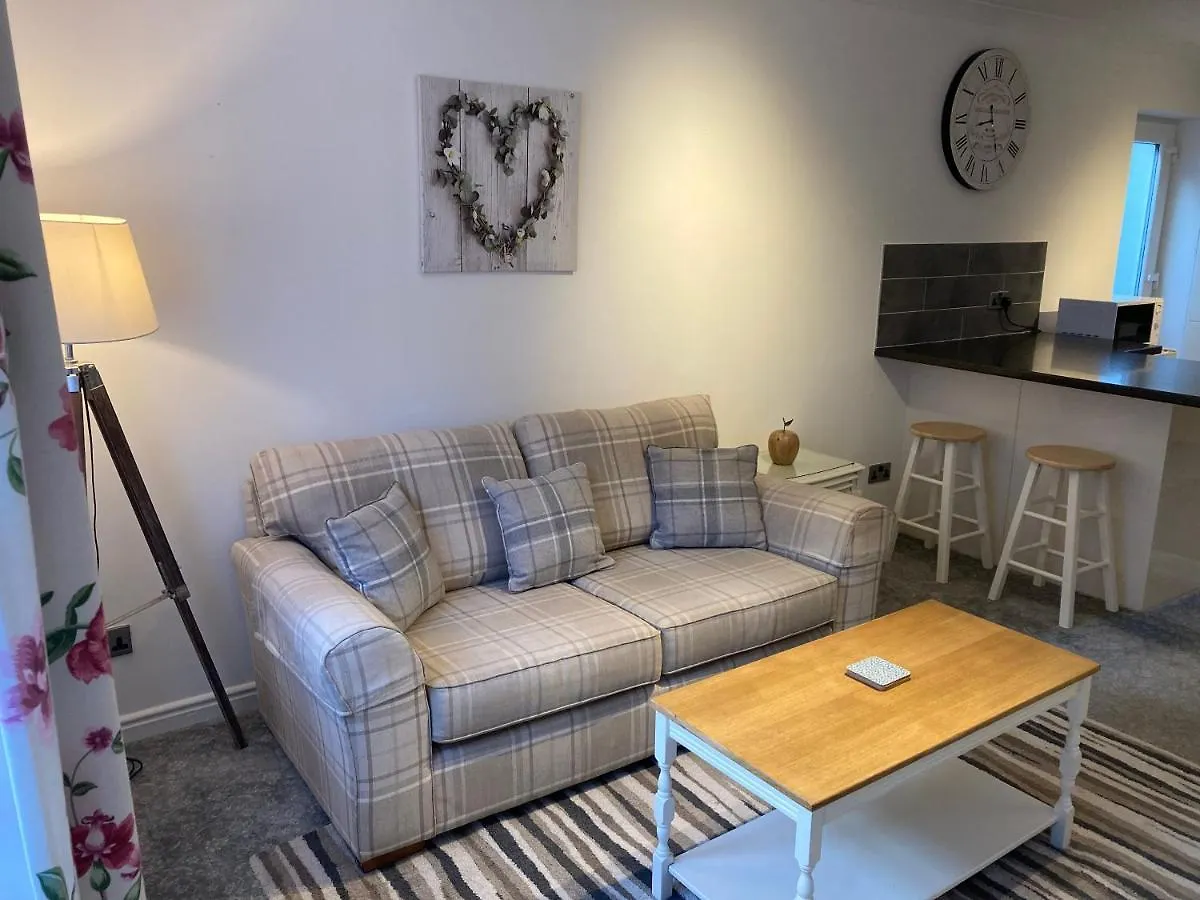 Modern 2 Bedroom Ground Floor Apartment With Parking Ripon City Centre