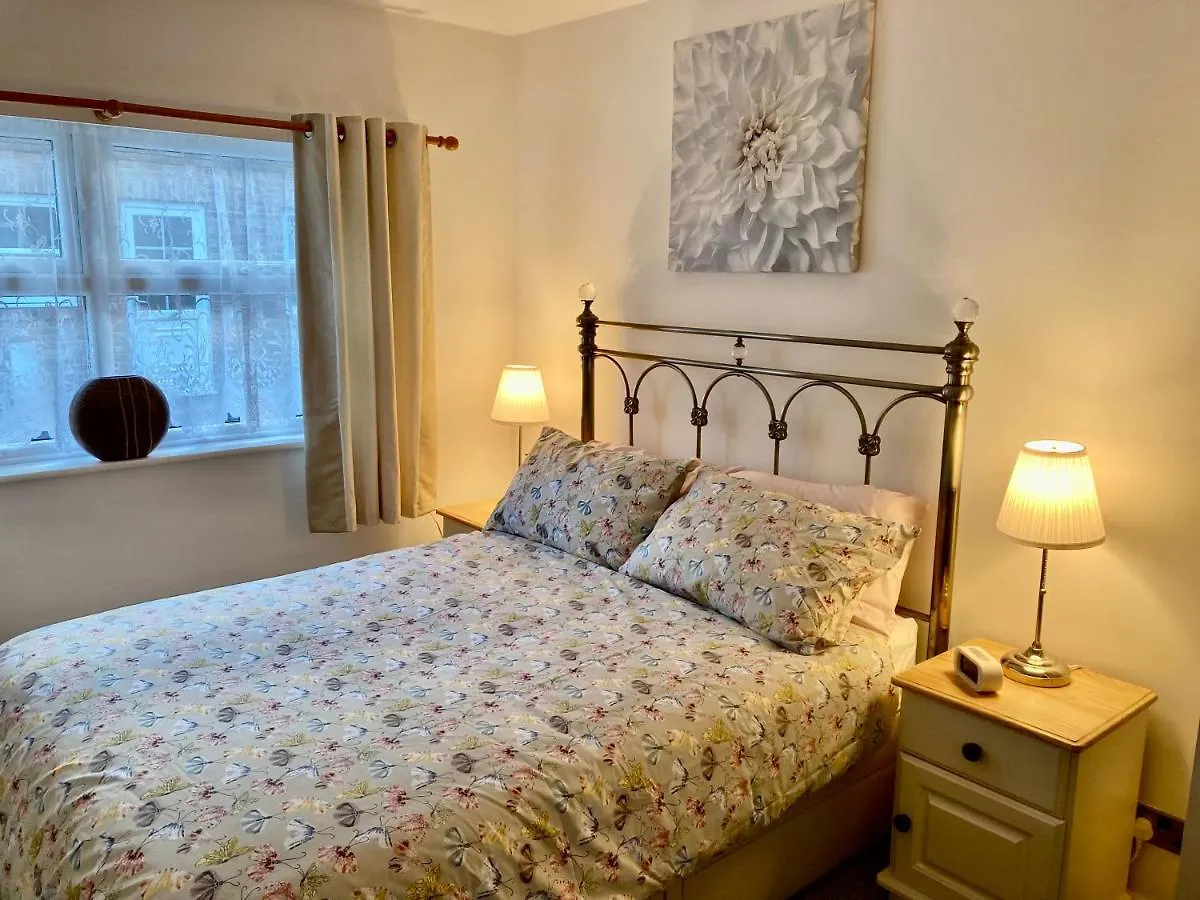 Modern 2 Bedroom Ground Floor Apartment With Parking Ripon City Centre