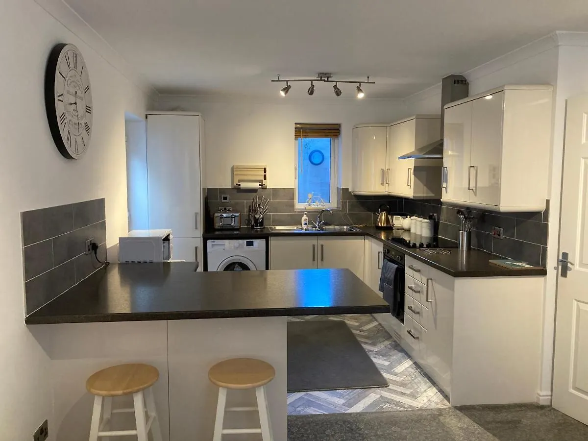 Modern 2 Bedroom Ground Floor Apartment With Parking Ripon City Centre